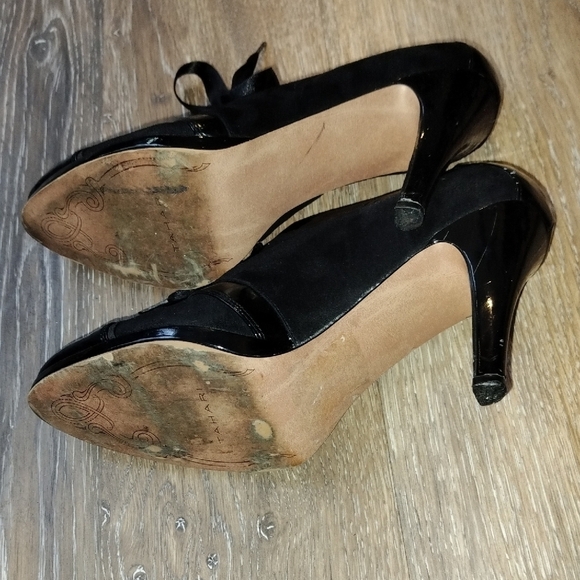 Tahari Black Suede Patent Leather Heels - Picture 6 of 6